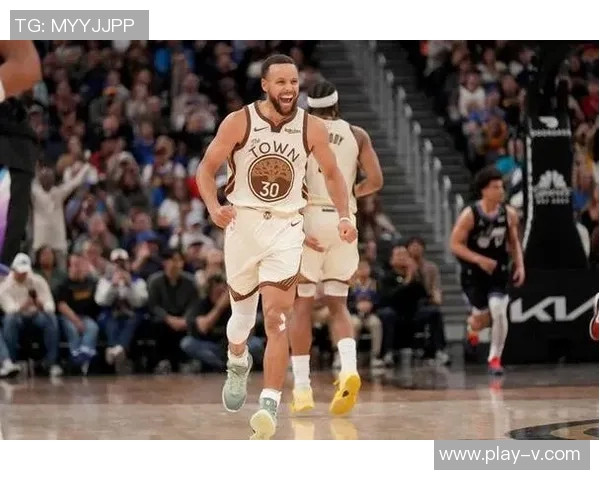 库里超越皮尔斯独占NBA历史得分榜第19位距离邓肯仅差72分